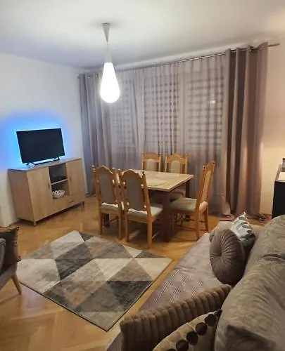 Trini דירה קלודז'קו